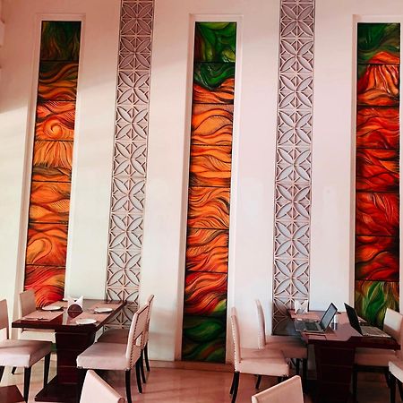 The Galgotias Hotel Gurugram Gurgaon Exteriör bild