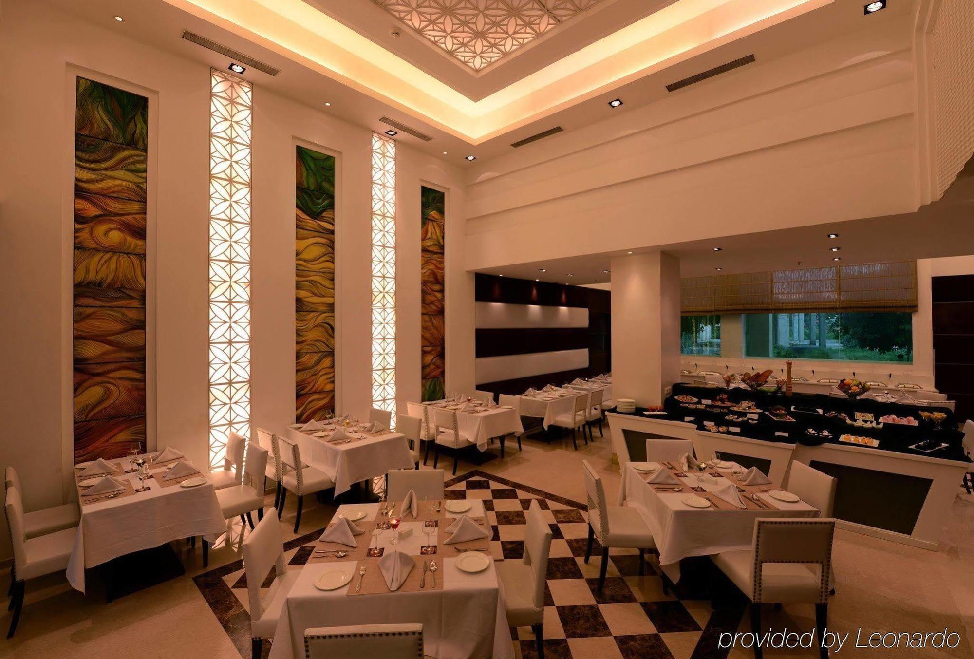 The Galgotias Hotel Gurugram Gurgaon Restaurang bild