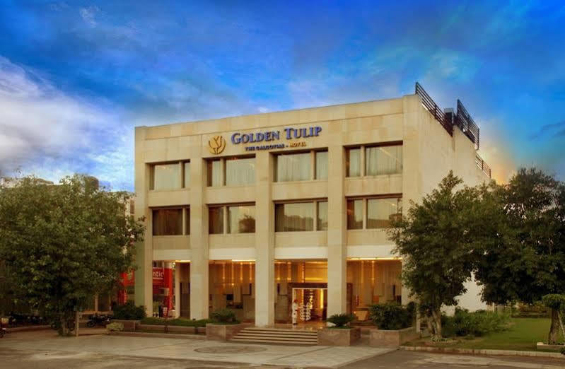 The Galgotias Hotel Gurugram Gurgaon Exteriör bild